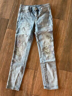 WHBM everyday soft slim ankle floral pattern jeans size 2